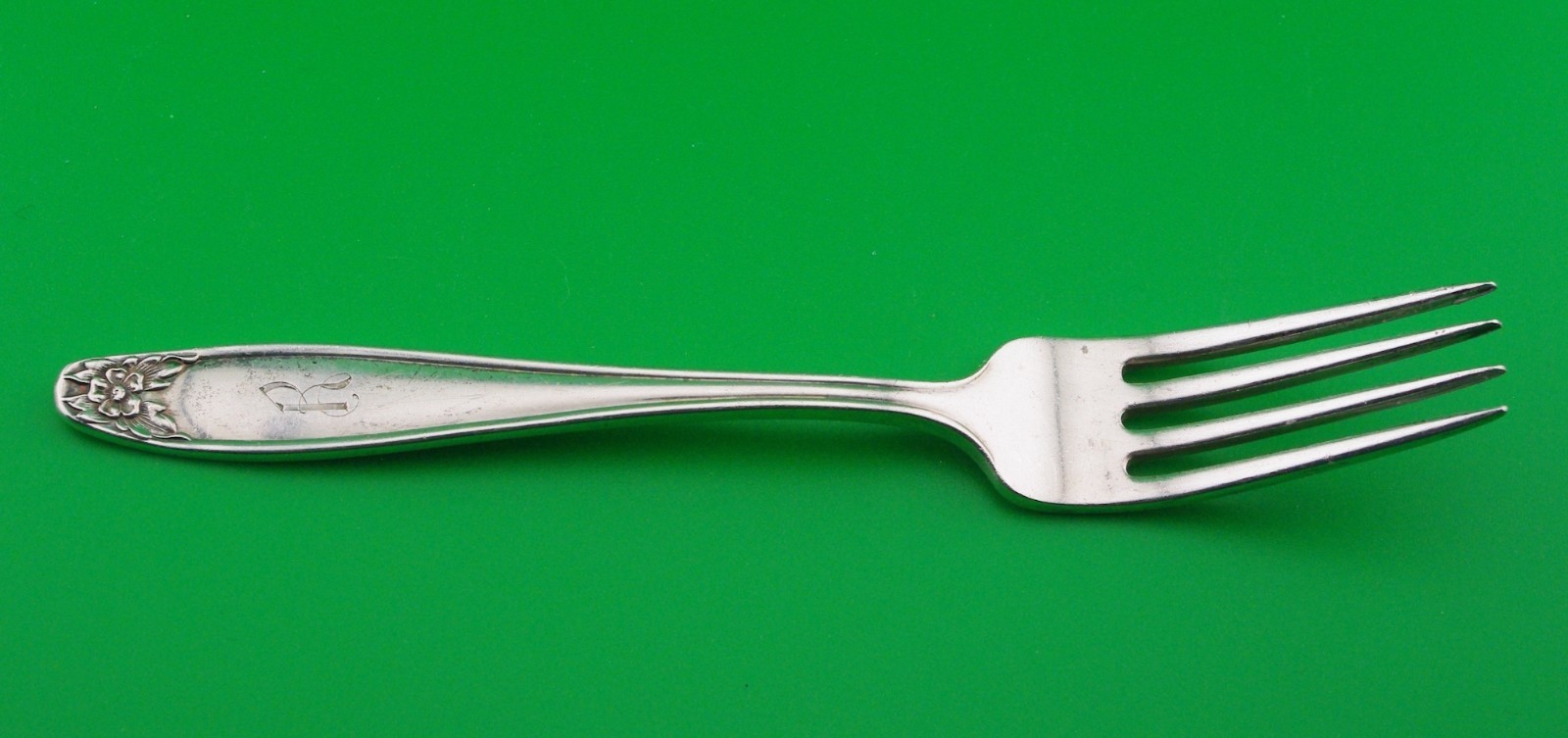 STIEFF CO. 7″ Dinner Fork Puritan Pattern Sterling Silver Monogram 1.87 toz