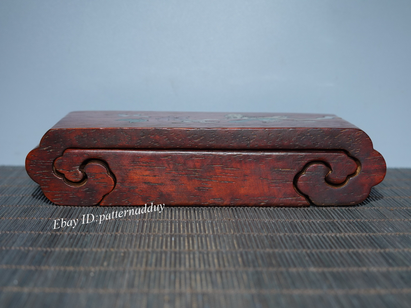 Old Tibetan Rosewood Inlaid with Colorful Shells and Bird Double-Layer Base