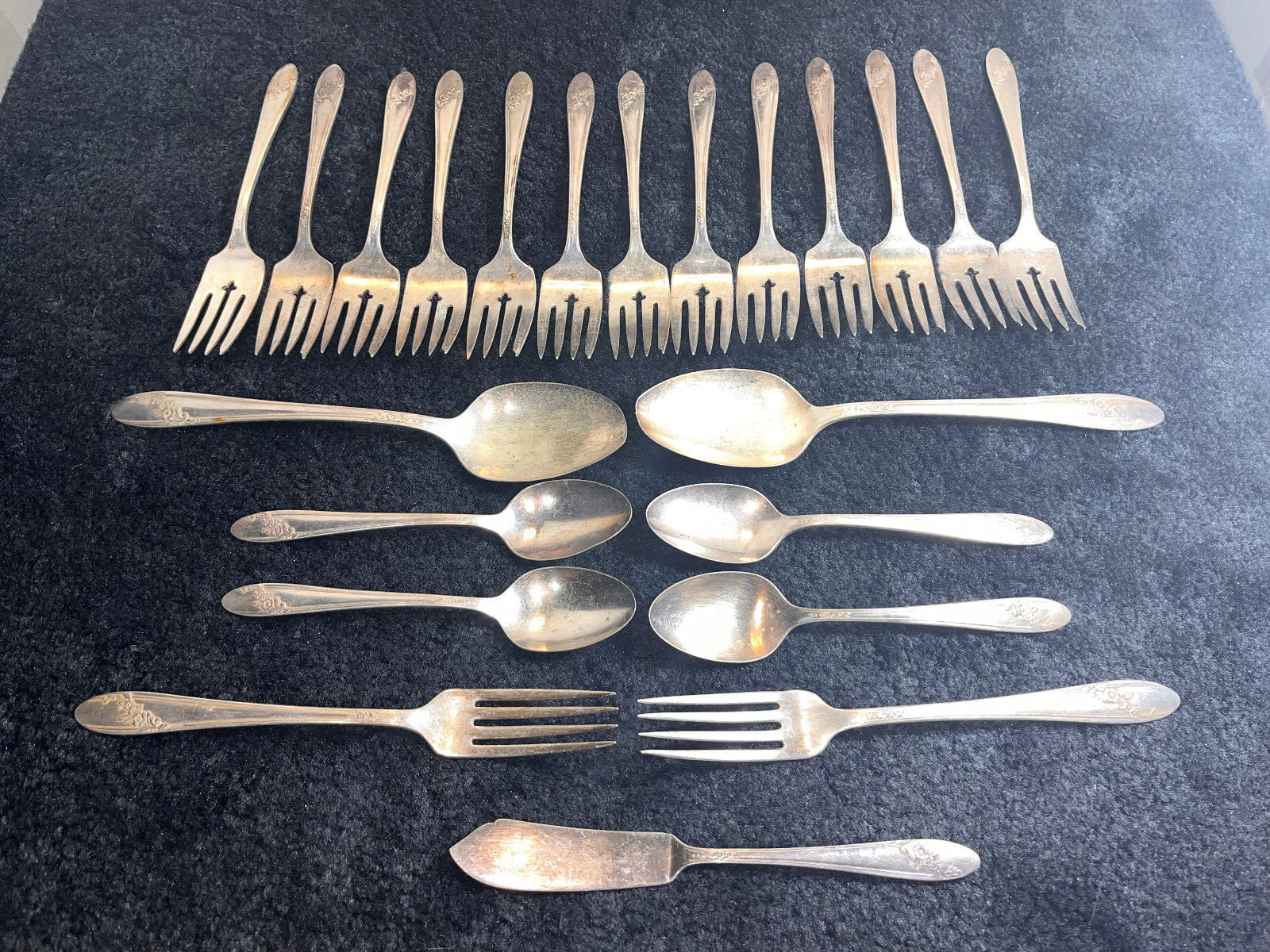 Vintage Antique set of 22 Tudor Plate Oneida Community Made