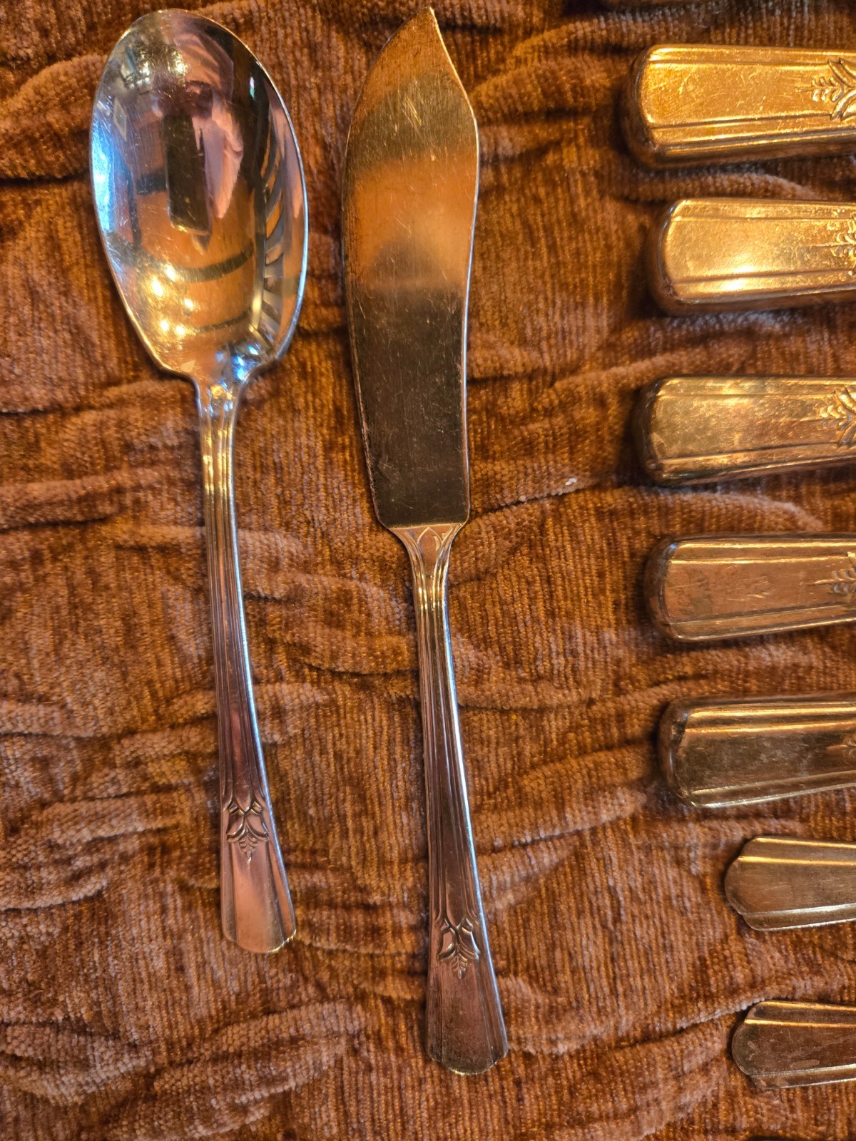 WM Rogers vintage stainless flatware set. service for 6, 25 pieces