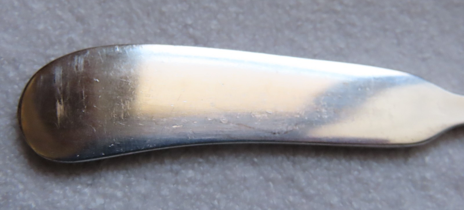 “Spring Glory” Flat Solid Butter Spreader Knife-5 3/4″ International Sterling