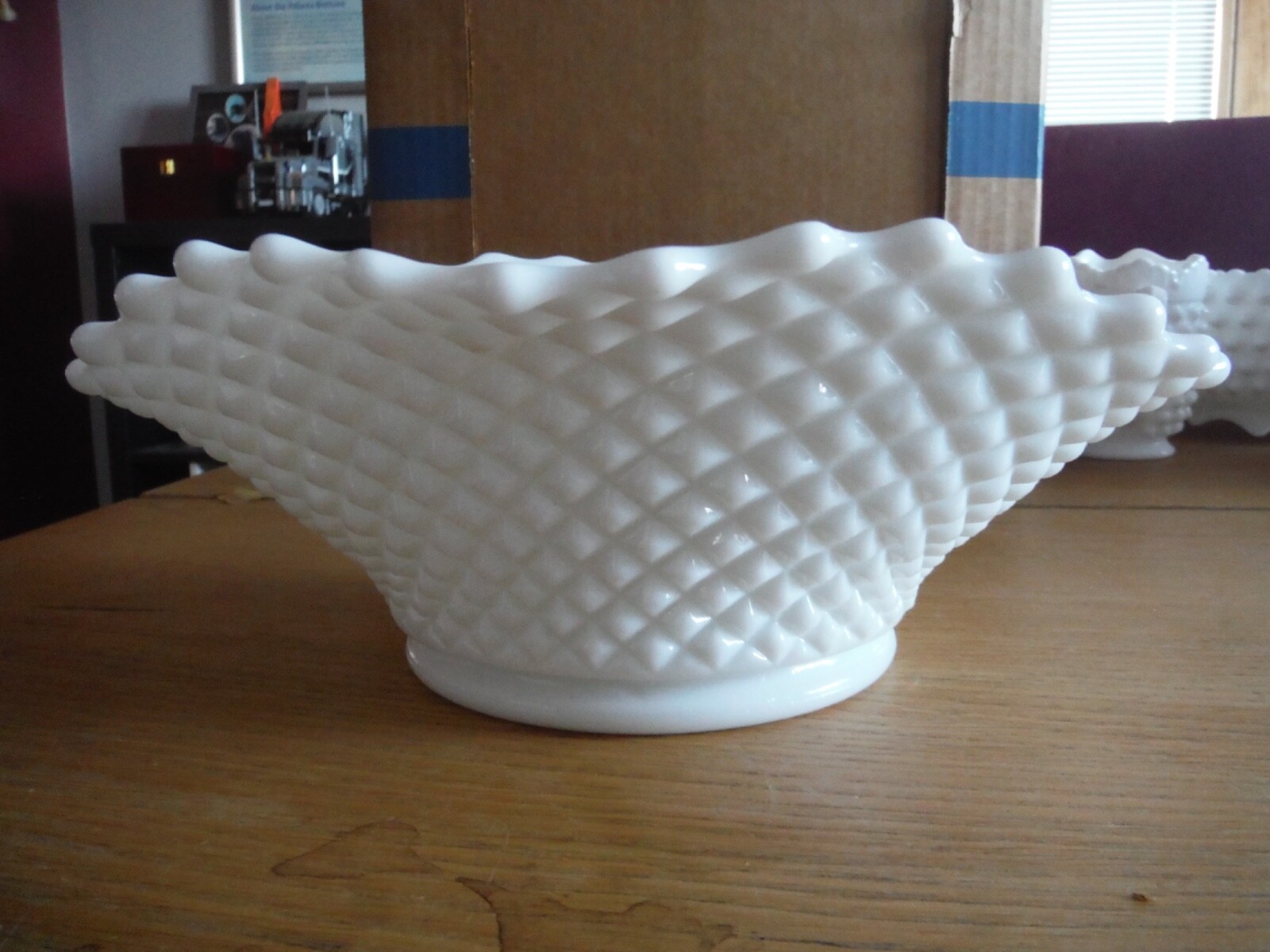 Westmoreland Glass Milk glass BOWL NOBNAIL, GREAT CONDITION Design on bottom WG