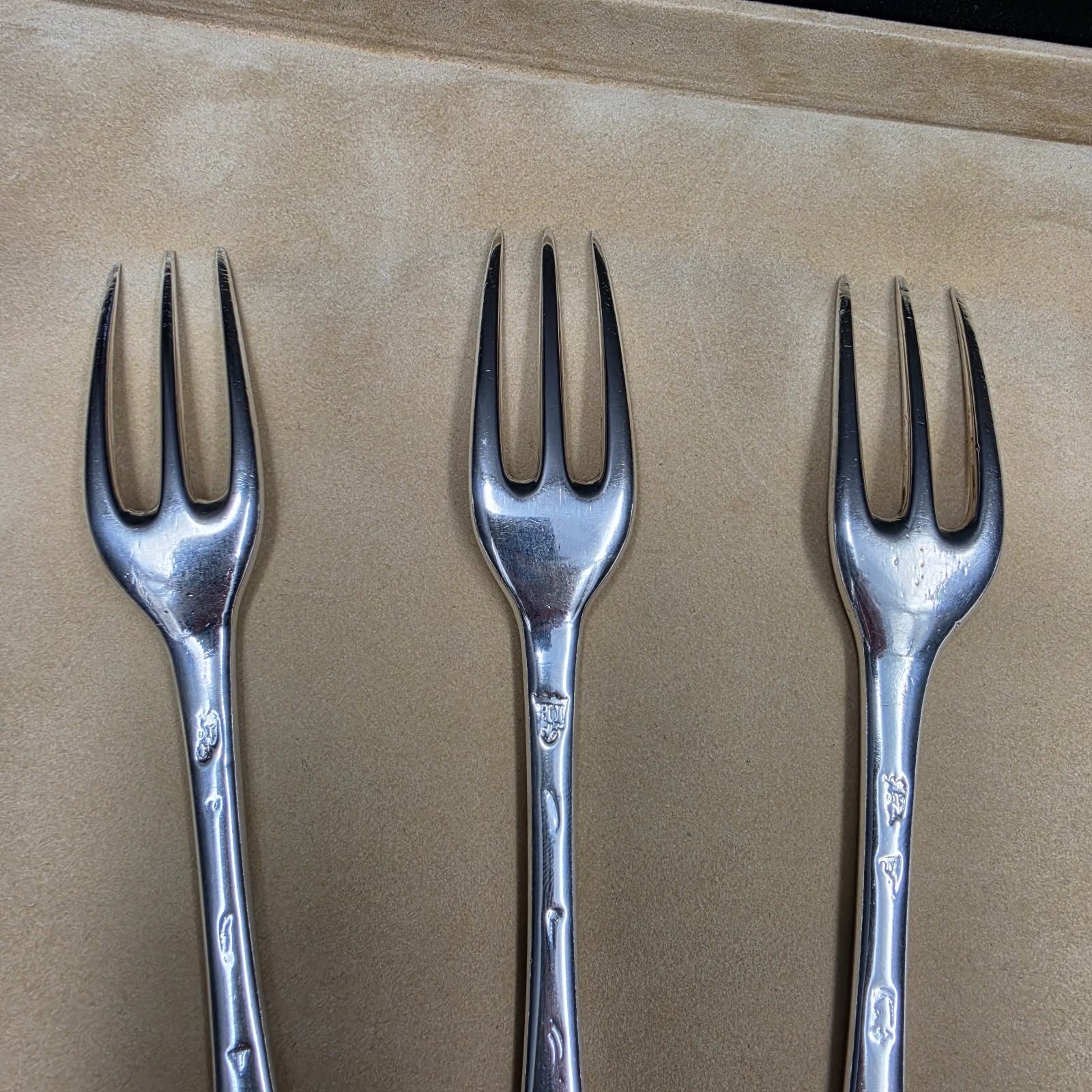 Rare 18th Century Solid Silver 5 Forks Suite, Samuel Hitchcock 1713/1719