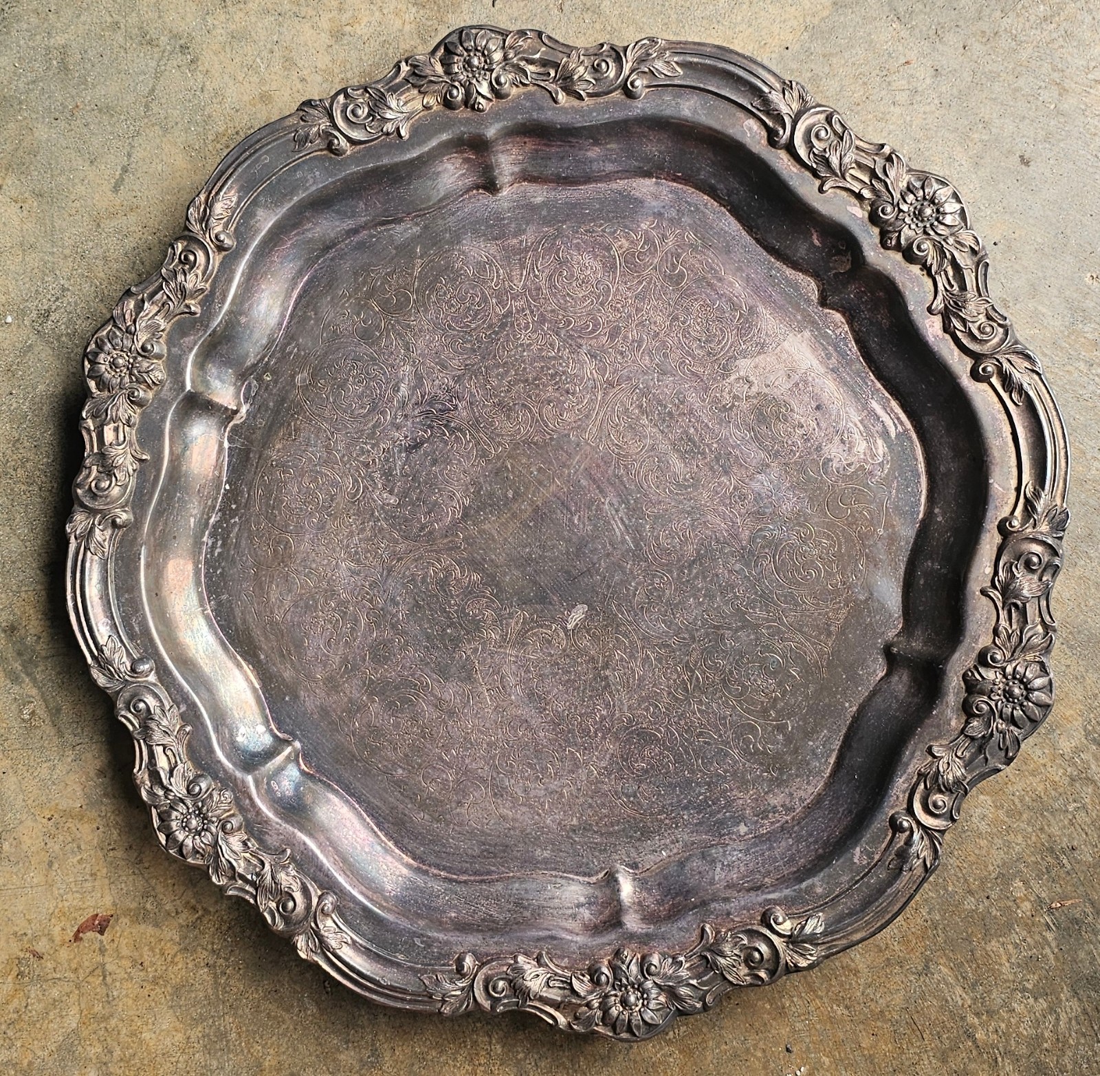 Vintage FB Rogers 7734 Silver Plated Scalloped Round Salver Serving Platter Tray