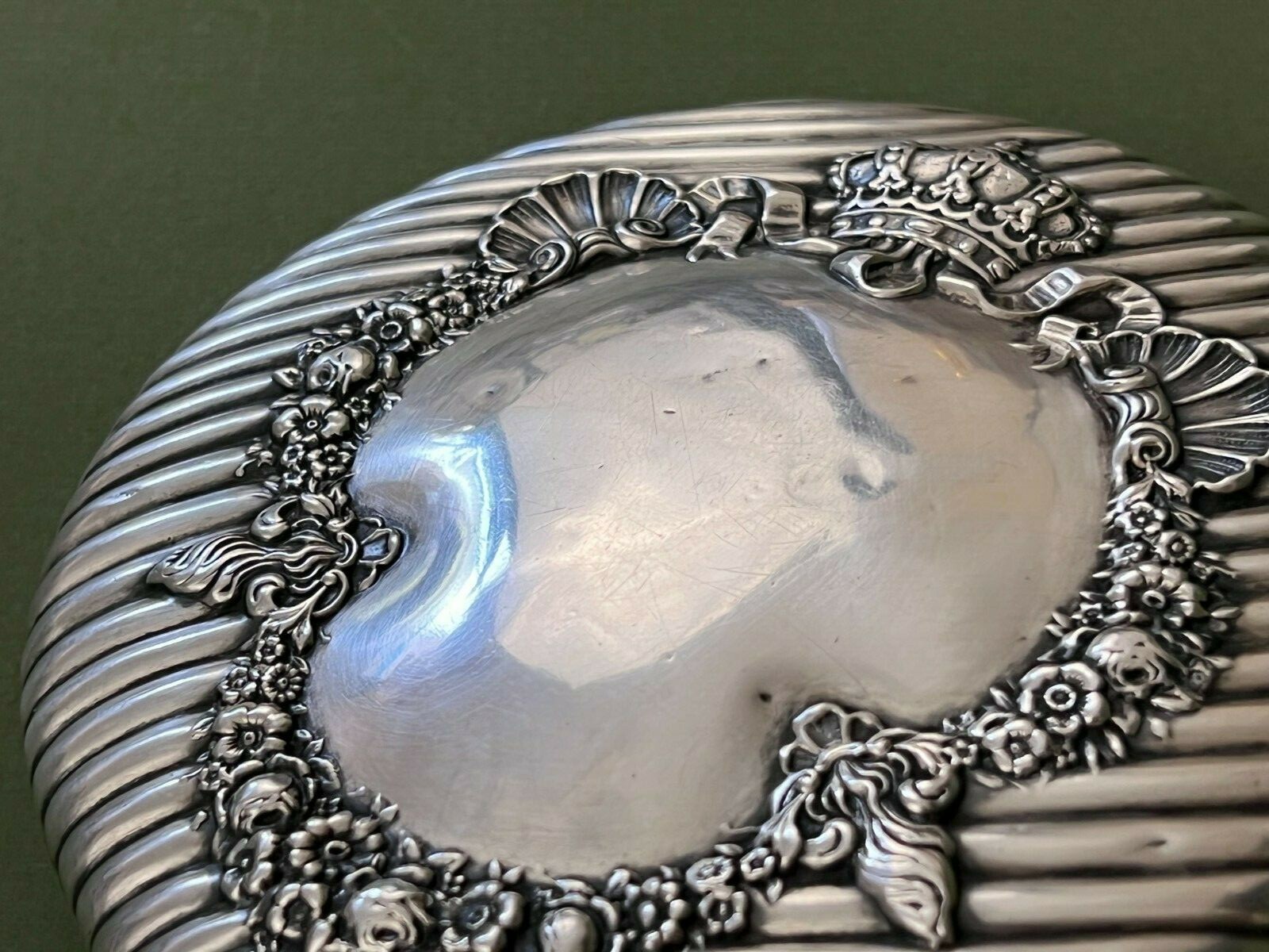 ATQ E.& J. Bass Signed Sterling Silver Ribbed Repousse Crown Flower Hand Mirror