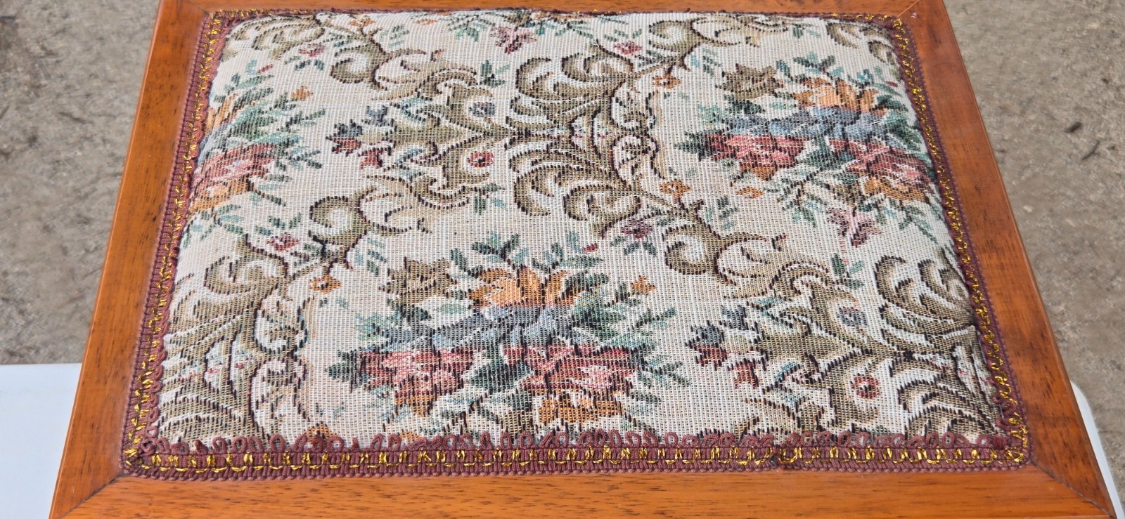 Vintage Rose Floral Padded Needlepoint Tapestry Wooden Stool Foot Rest Top 17″