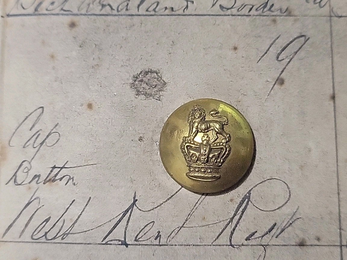 British Army General Service Button Lion on Crown Victorian Antique