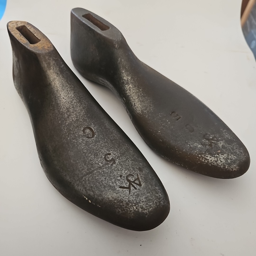 Rare Antique AJK service Cast iron Shoe Lasts Pair Left & Right 5C Heavy 6.6kg.