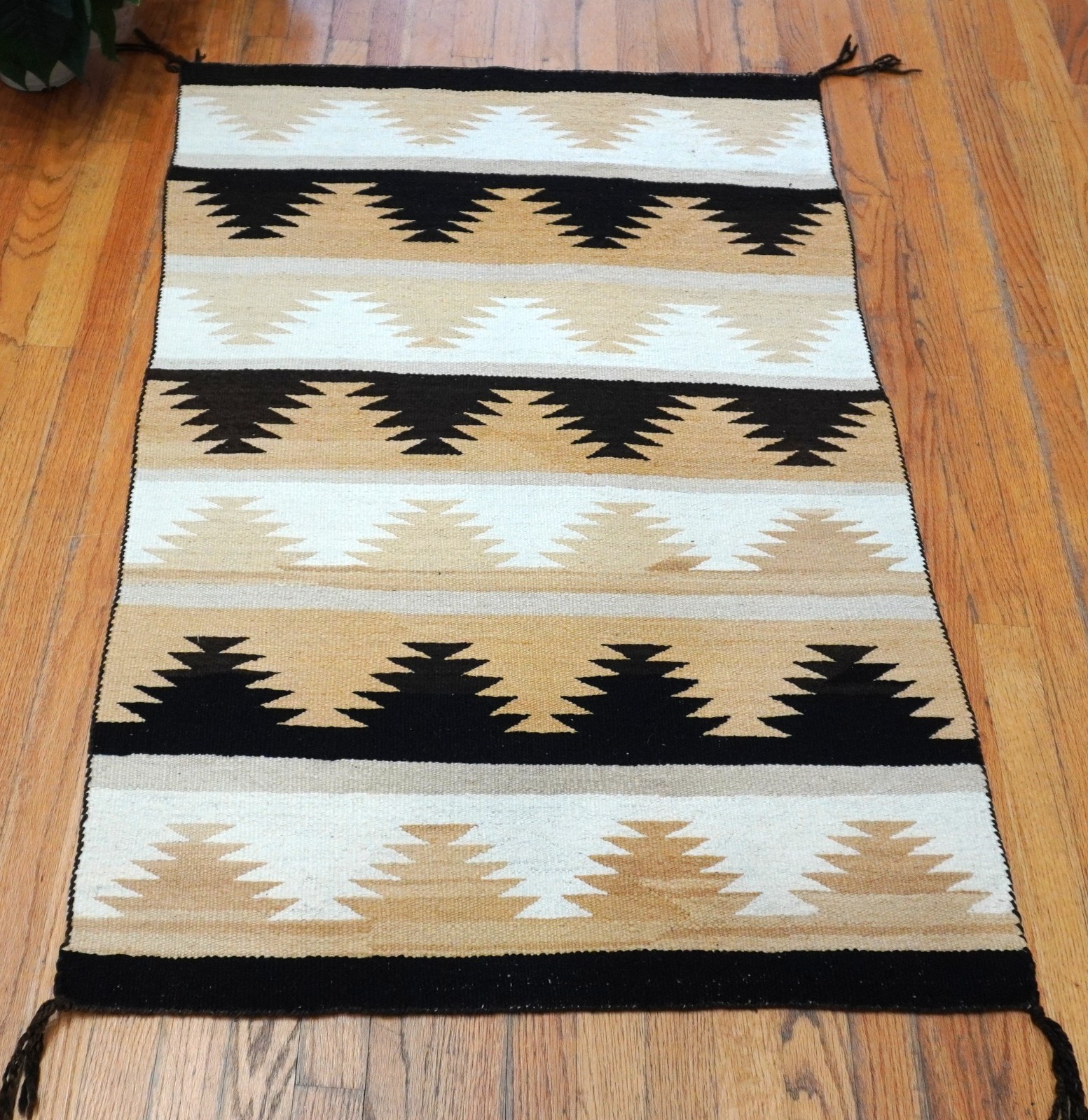 Antique American Navajo 100% Wool Hand Woven Rug 2’10” x 4’3″
