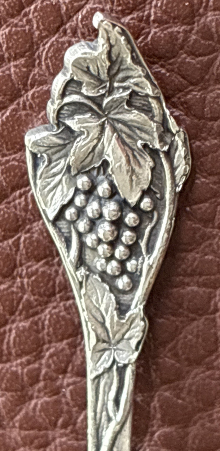 Los Angeles California 3.75″ Sterling Souvenir Spoon Fruit Series #6 Grape 5g