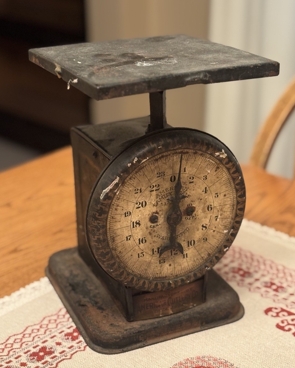 American Cutlery Co. Antique American Family Scale