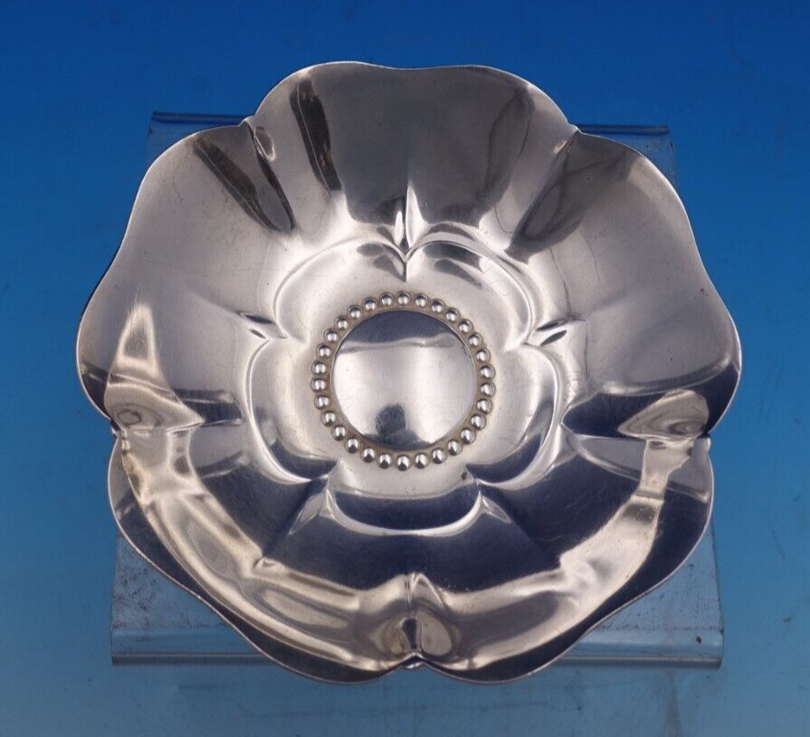 Tiffany and Co Sterling Silver Candy Dish Flower Shaped #22954 5″ x 1″ (#8452)