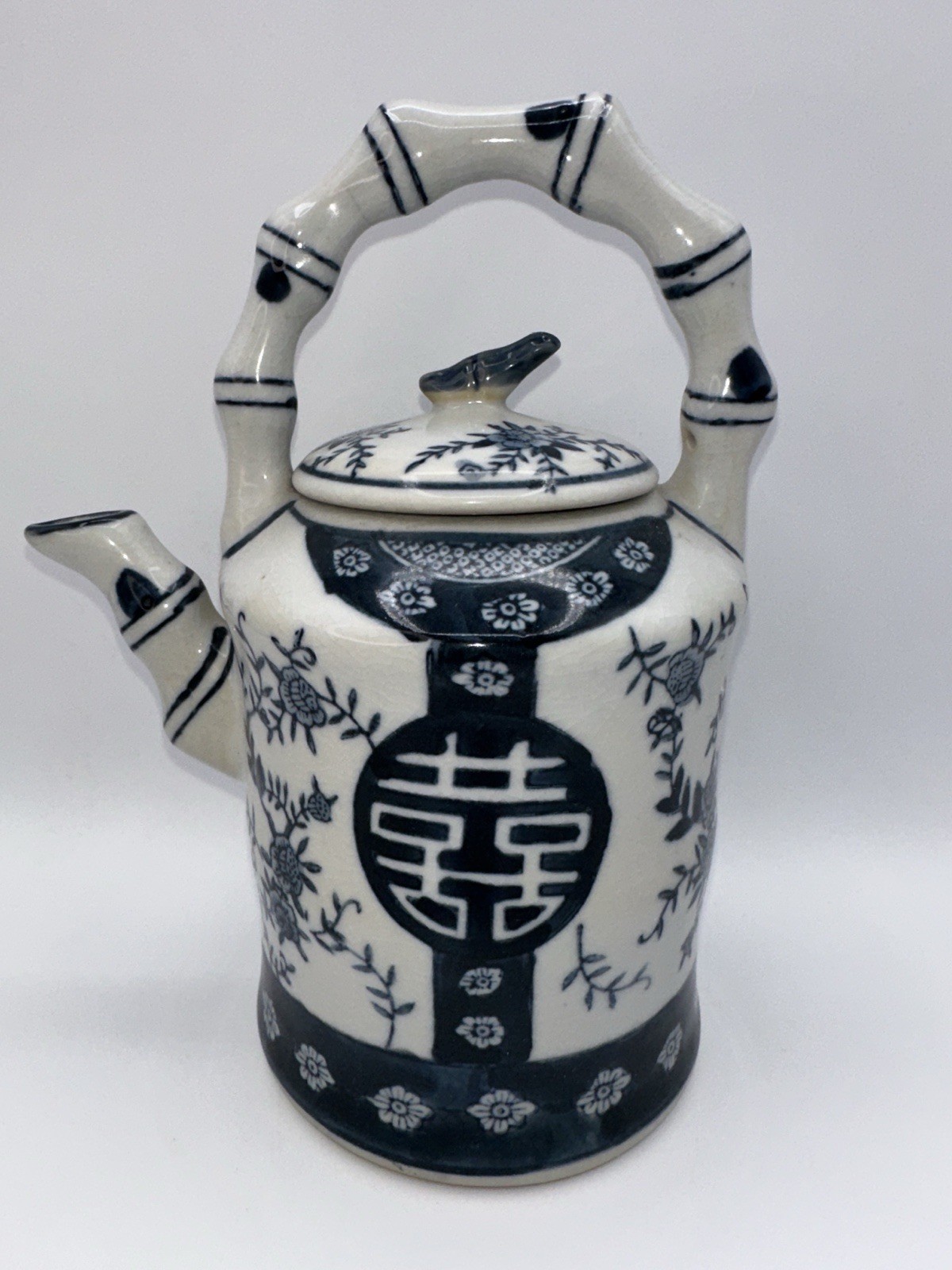 VTG BLUE & WHITE CHINESE TEAPOT ~ BAMBOO STYLE HANDLE ~ 20th Century ~ 8” Tall