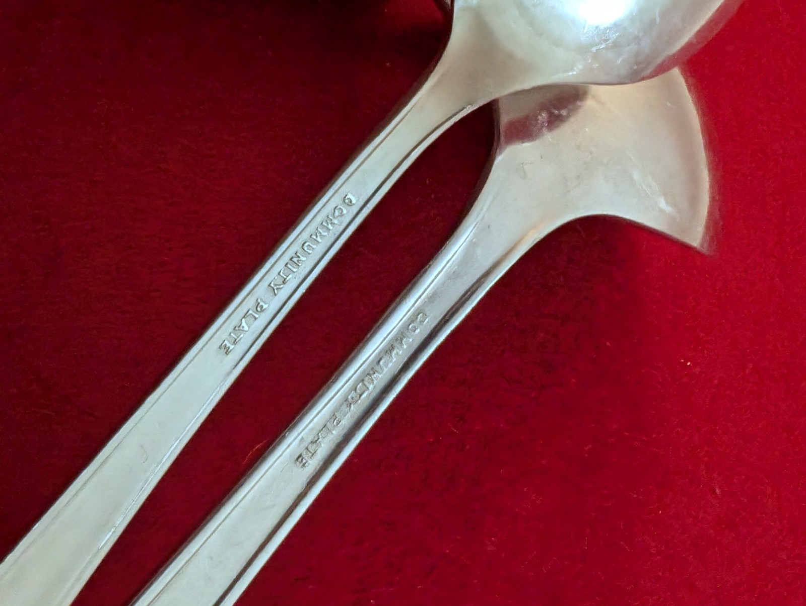 ONEIDA SILVERPLATE 1935 BERKELEY SQUARE Gravy Ladle & Sugar Spoon