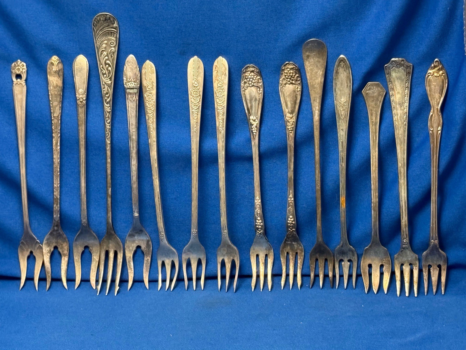 SET OF 15 COCKTAIL & OLIVE FORKS, SILVERPLATE, VARIOUS PATTERNS & MAKERS