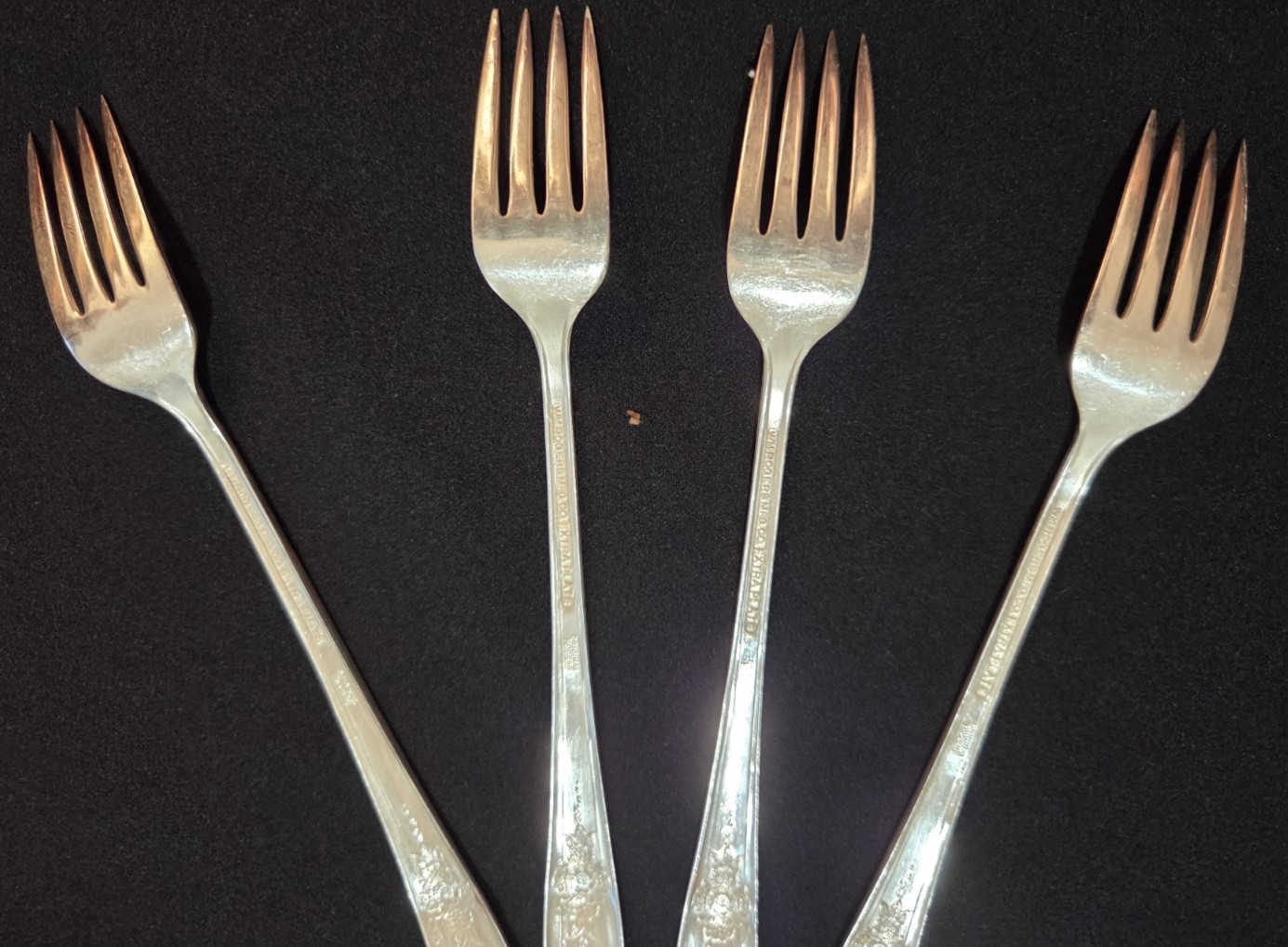 Rogers Silver plated Triumph Pattern Flatware (34 pc) set.