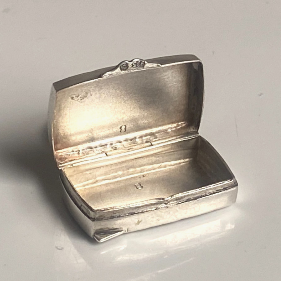 Antique c1910 Solid Silver 935 Engine Turned Pill Box Foliage Border Hinged