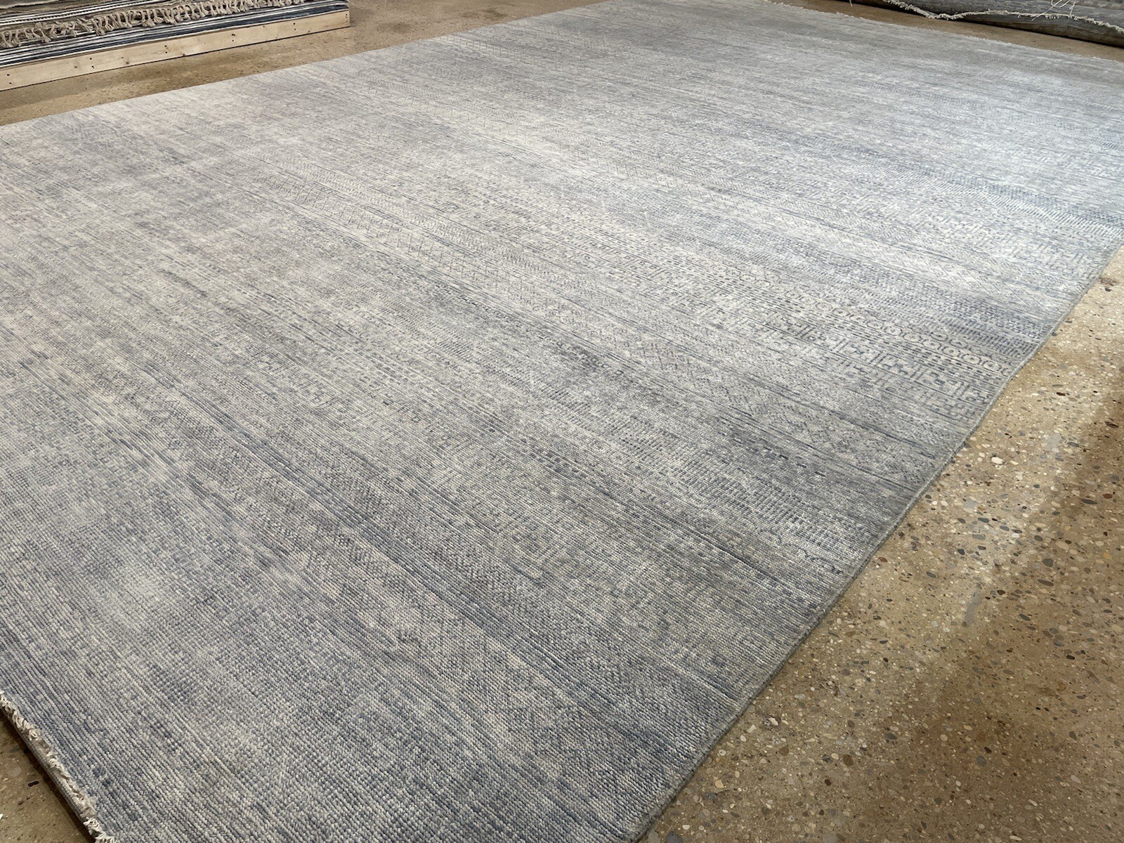 Marvelous Modern – Grass Design – Contemporary Neutral Rug – 12.9 x 20 ft.