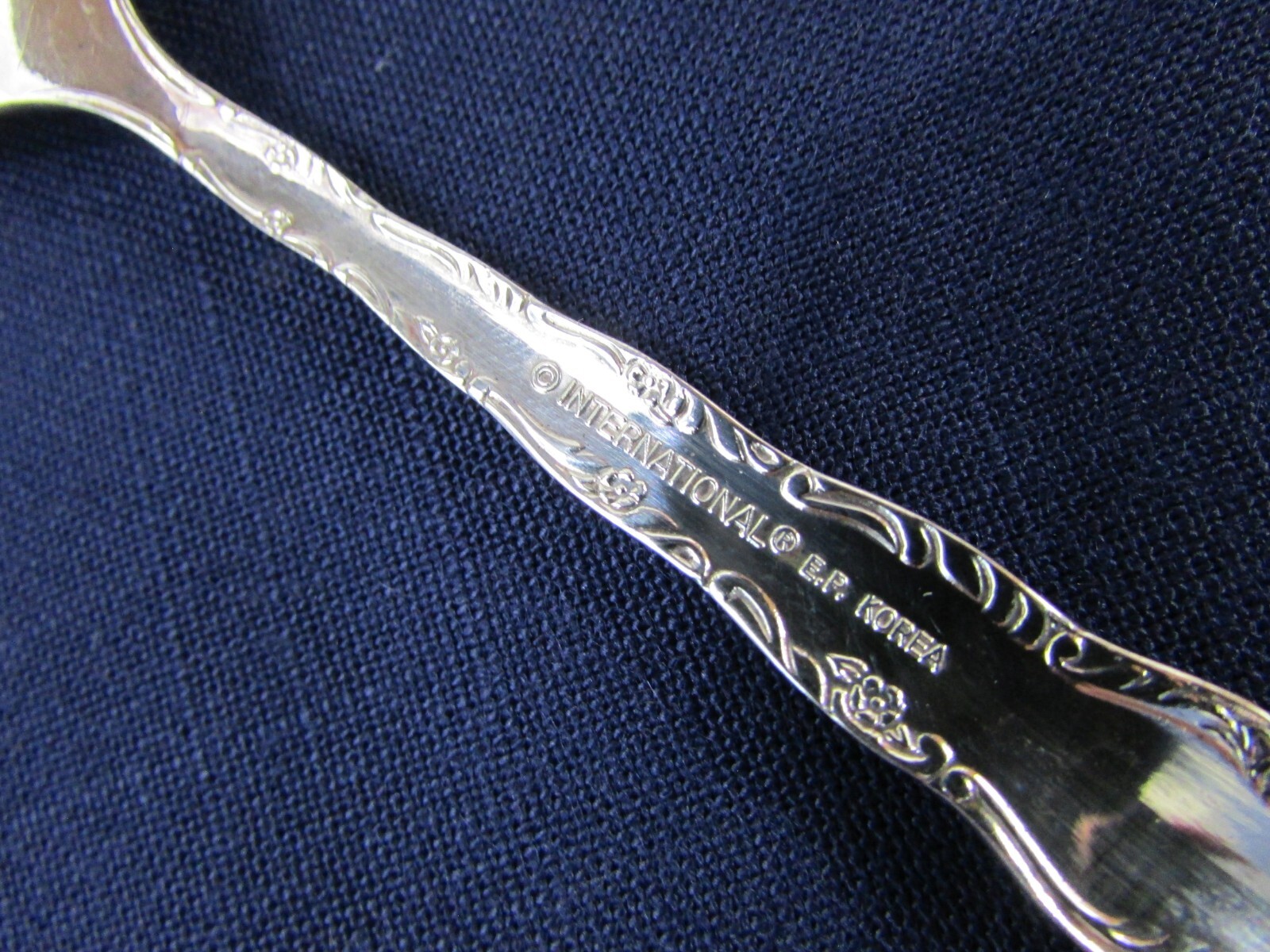 SUGAR SERVING SPOON! Vintage INTERNATIONAL silverplate: ABBEY ROSE pattern: EXC