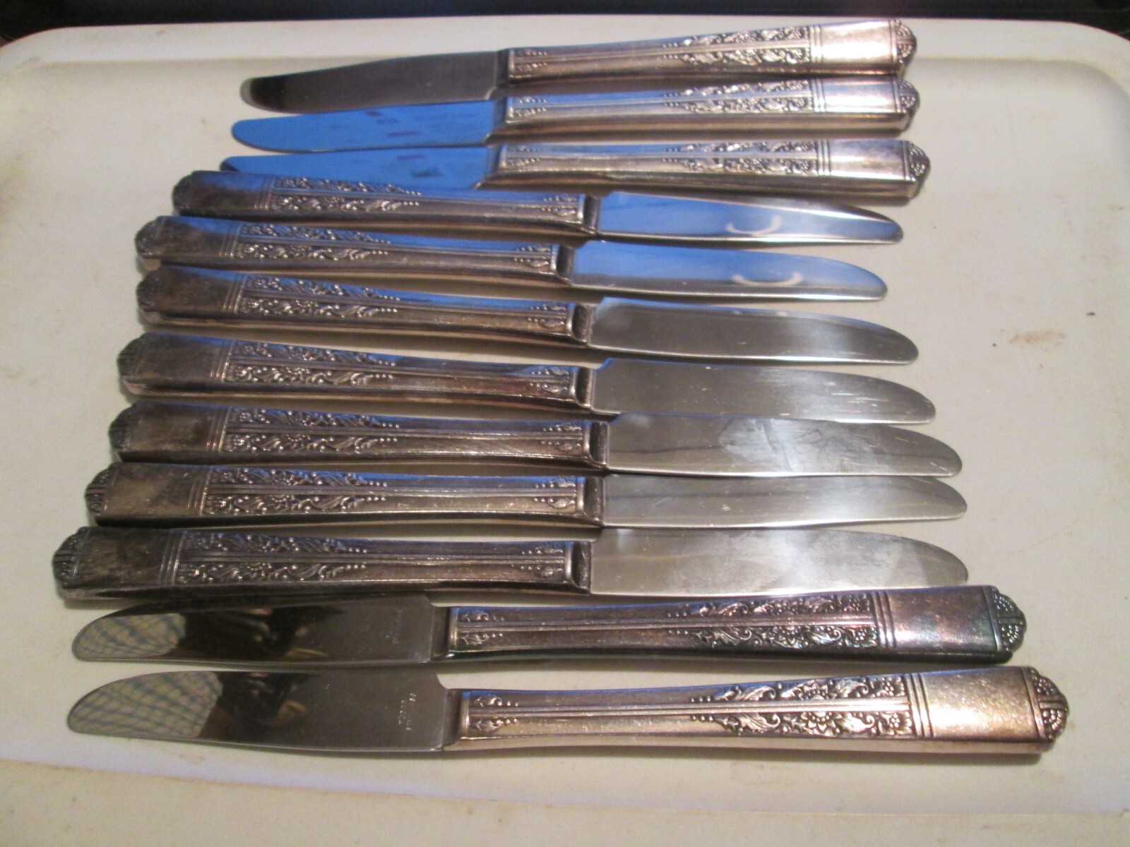 12 Oakleigh Royal York Silverplate Tudor Plate Oneida Community 1937 KNIVES
