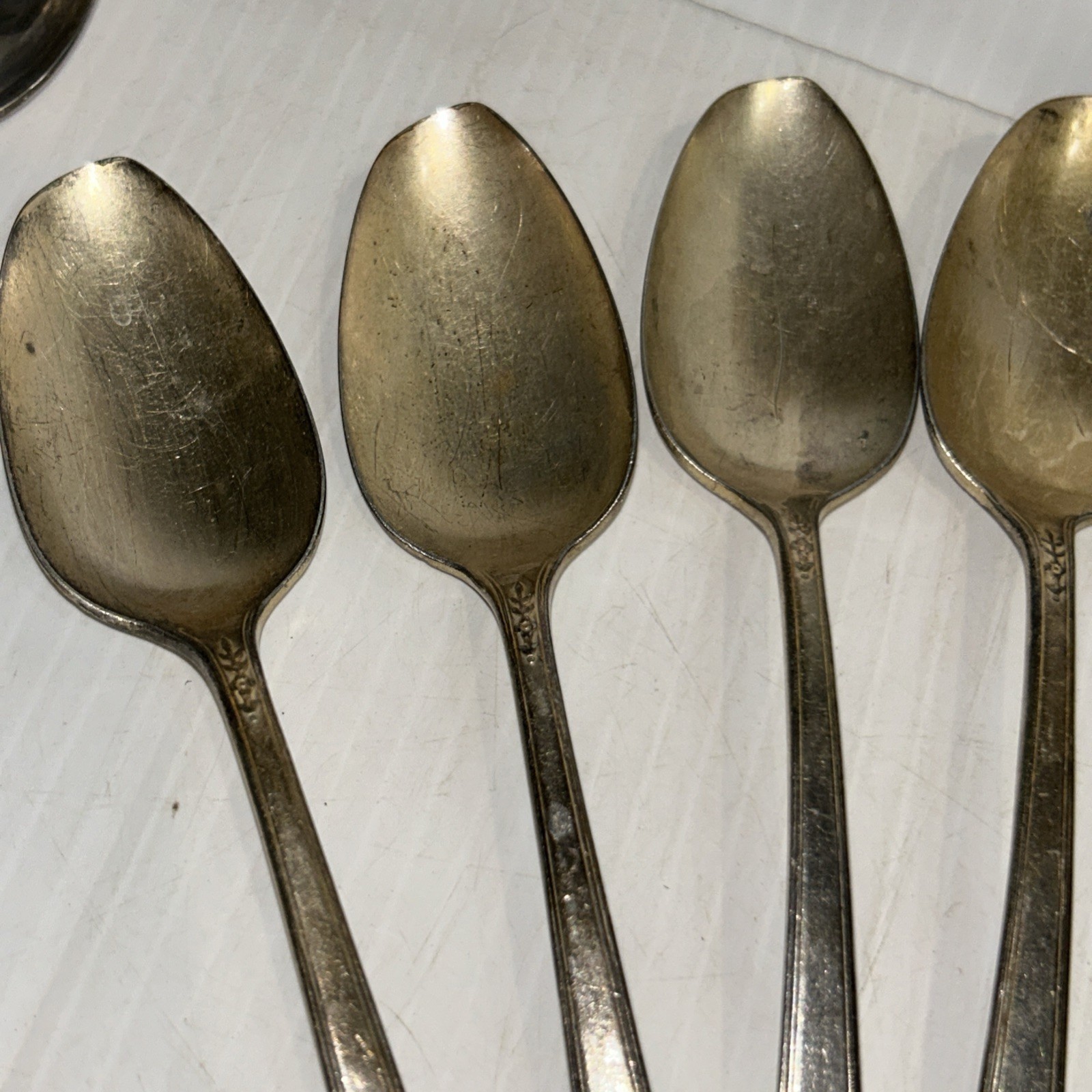 Milady Oneida Community Silverplated Flatware 1940 Spoons Knives 24 Pieces/30e