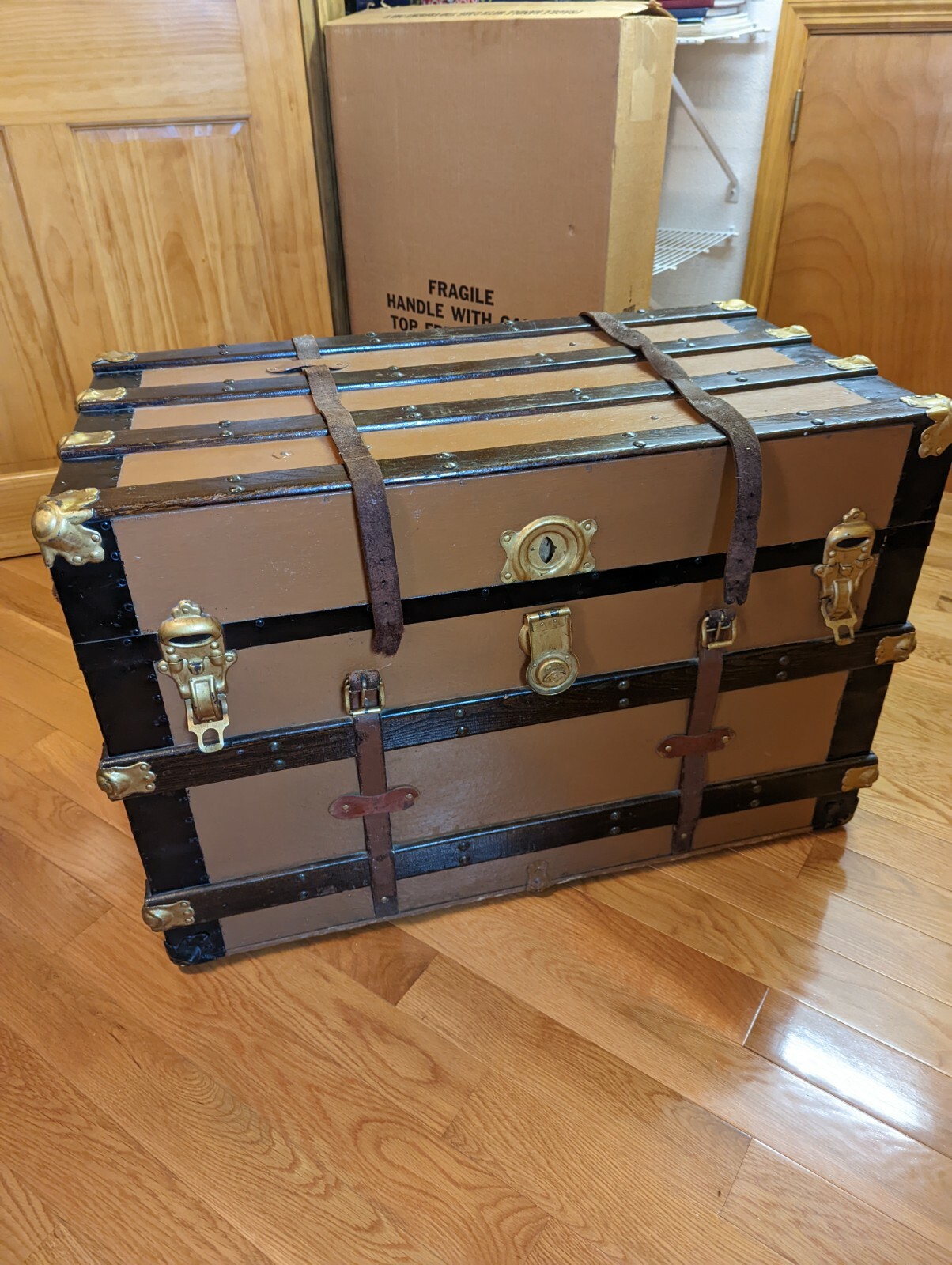 Antique Flat Top Trunk w/ leather straps, Oak slats, wood and Metal 1900 – 1915