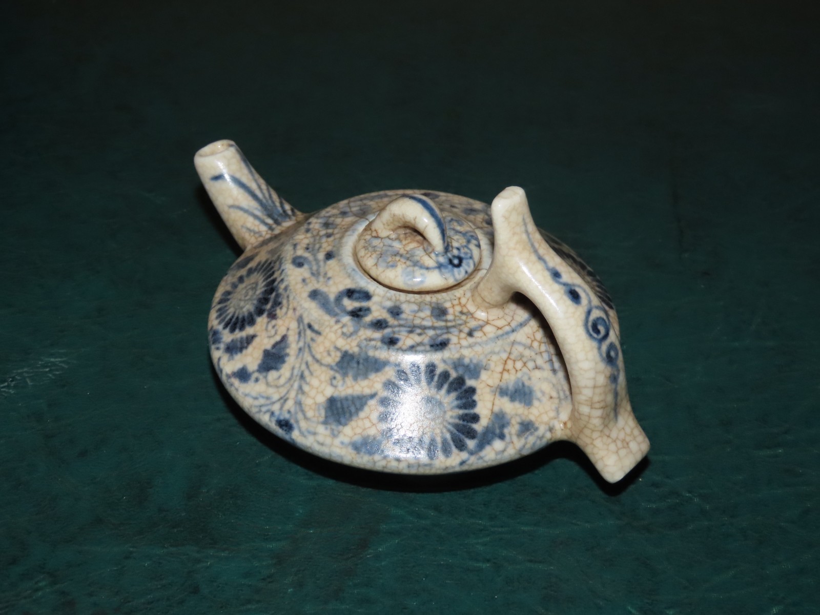 GE WARE SONG DYNASTY 960-1279 AD CHINESE TEA POT