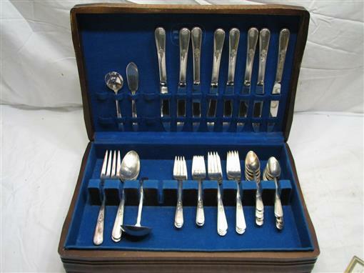 Holmes & Edwards Inlaid Youth Silverplate Flatware Set 47 pcs w/Box F