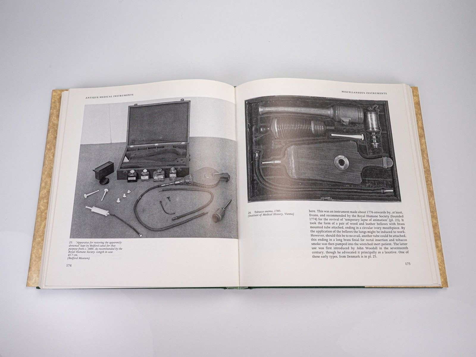 Antique Medical Instruments Reference Book Elisabeth Bennion 1986 Reprint HC/DJ