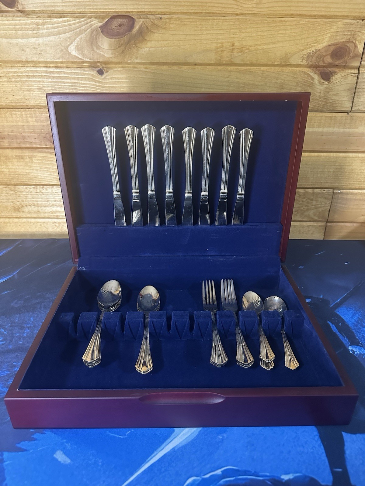 International Silver Gold Geneva Gold Electroplate 26 Piece Silverware Set