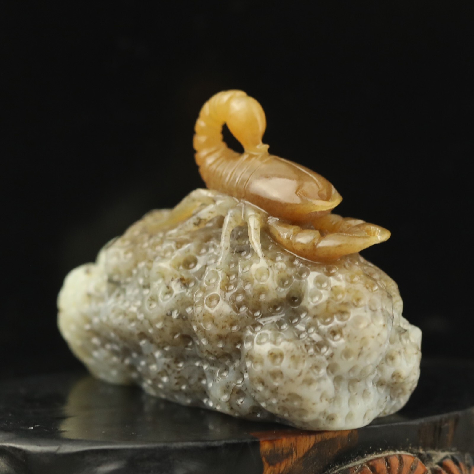 Old China natural hetian jade hand-carved statue of scorpion with certificate 45