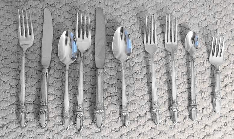 10 VINTAGE FIRST LOVE 1937 BABY YOUTH CHILD FORK SPOON & KNIFE SET