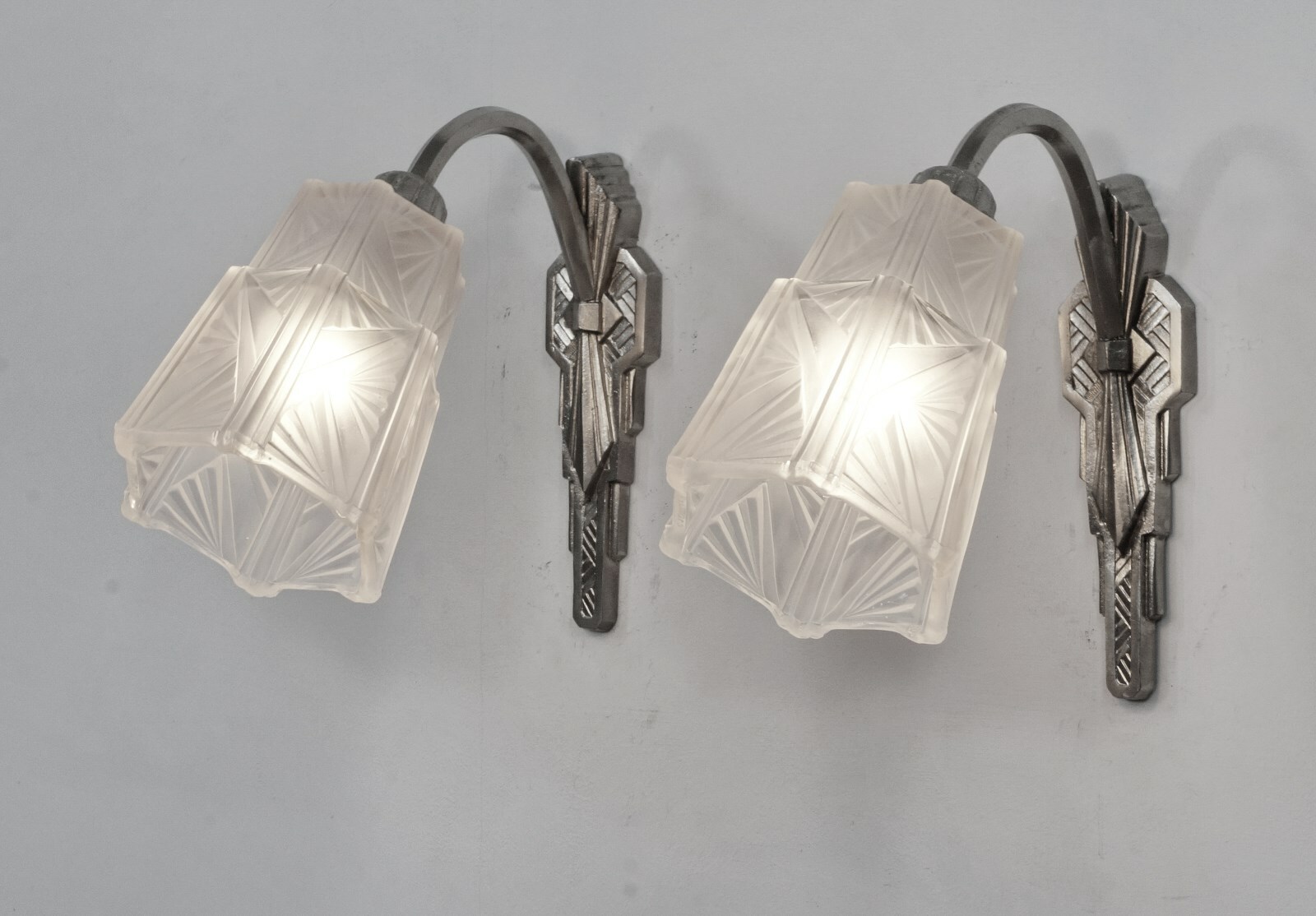 EJG : PAIR OF 1930 FRENCH ART DECO WALL SCONCES …….. lamp muller era France