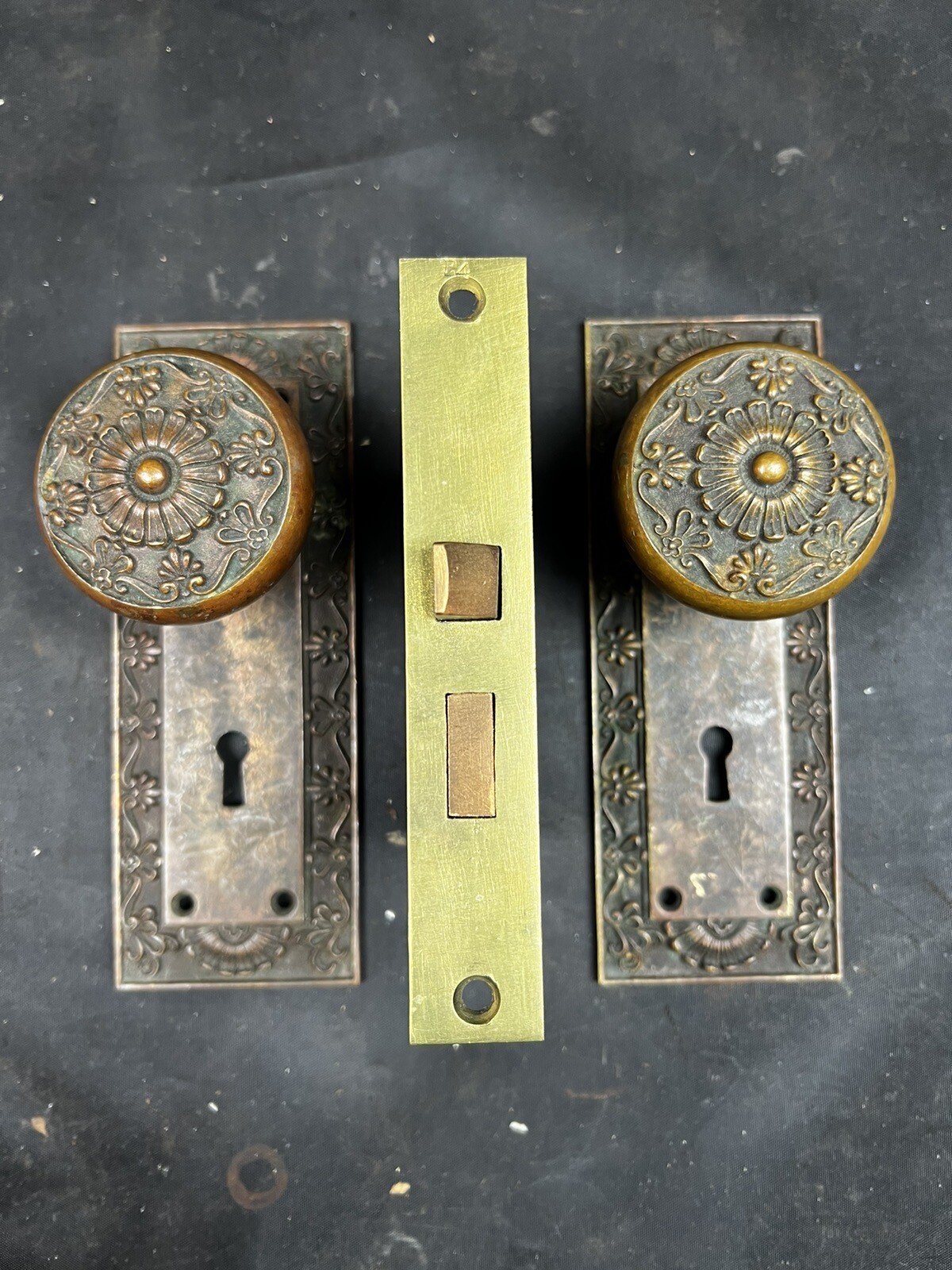 Corbin 1900 Parthenon Passage Set Knobs, Plates, Mortise H-42200