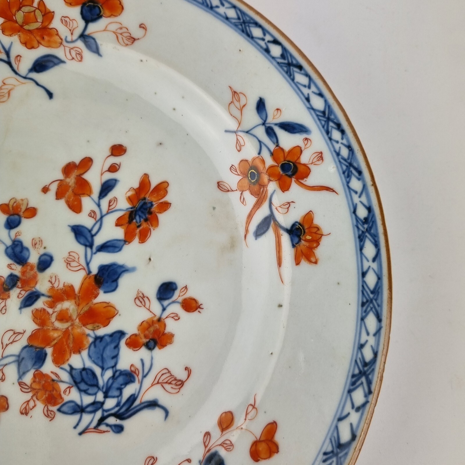 Antique Chinese Imari Plate Decorated With Flowers 22.5cm Diameter