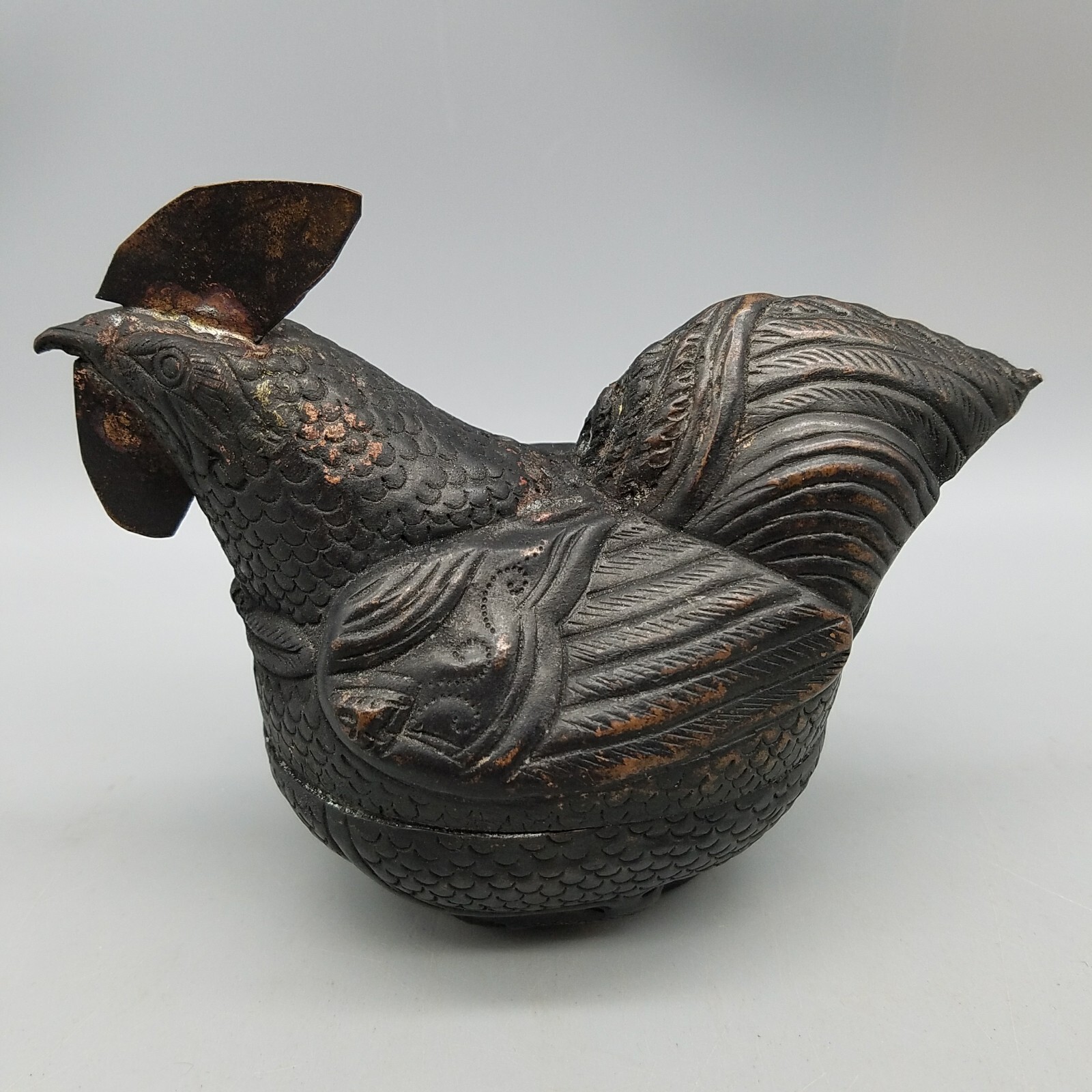 Cambodia Silver ? Rooster Hen Betel Nut Lime Box & Lid, Hand-Tooled 4.75″ Tight