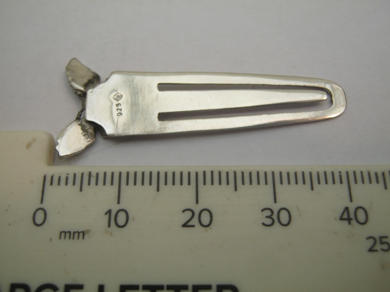 A Beautiful Solid Silver 925 Bookmark With A Butterfly Topper – Garden – Summer