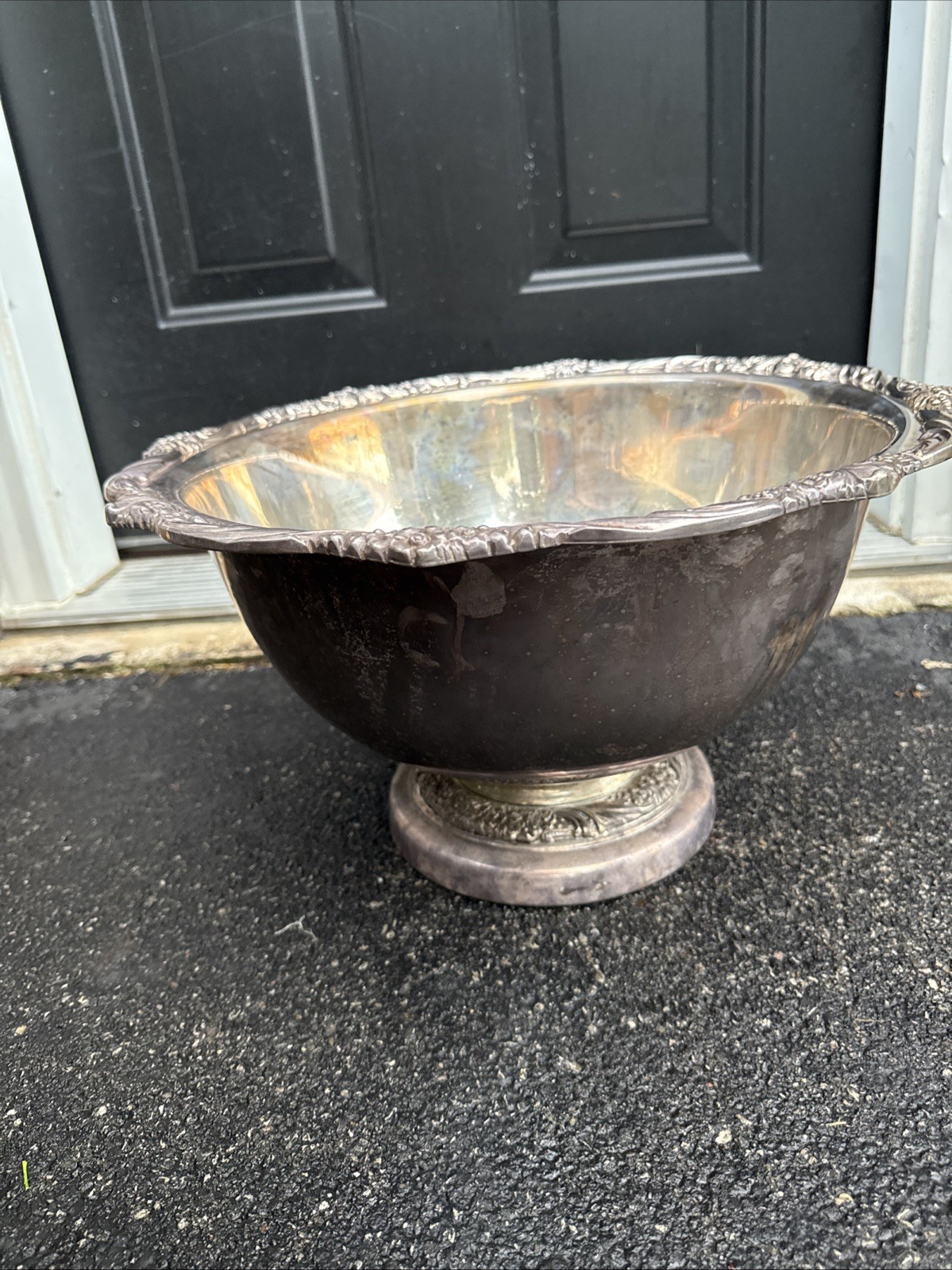 1847 Rogers Bros Heritage Pattern Punch Bowl NO LADLE Model 9445 17 x 17 x 10
