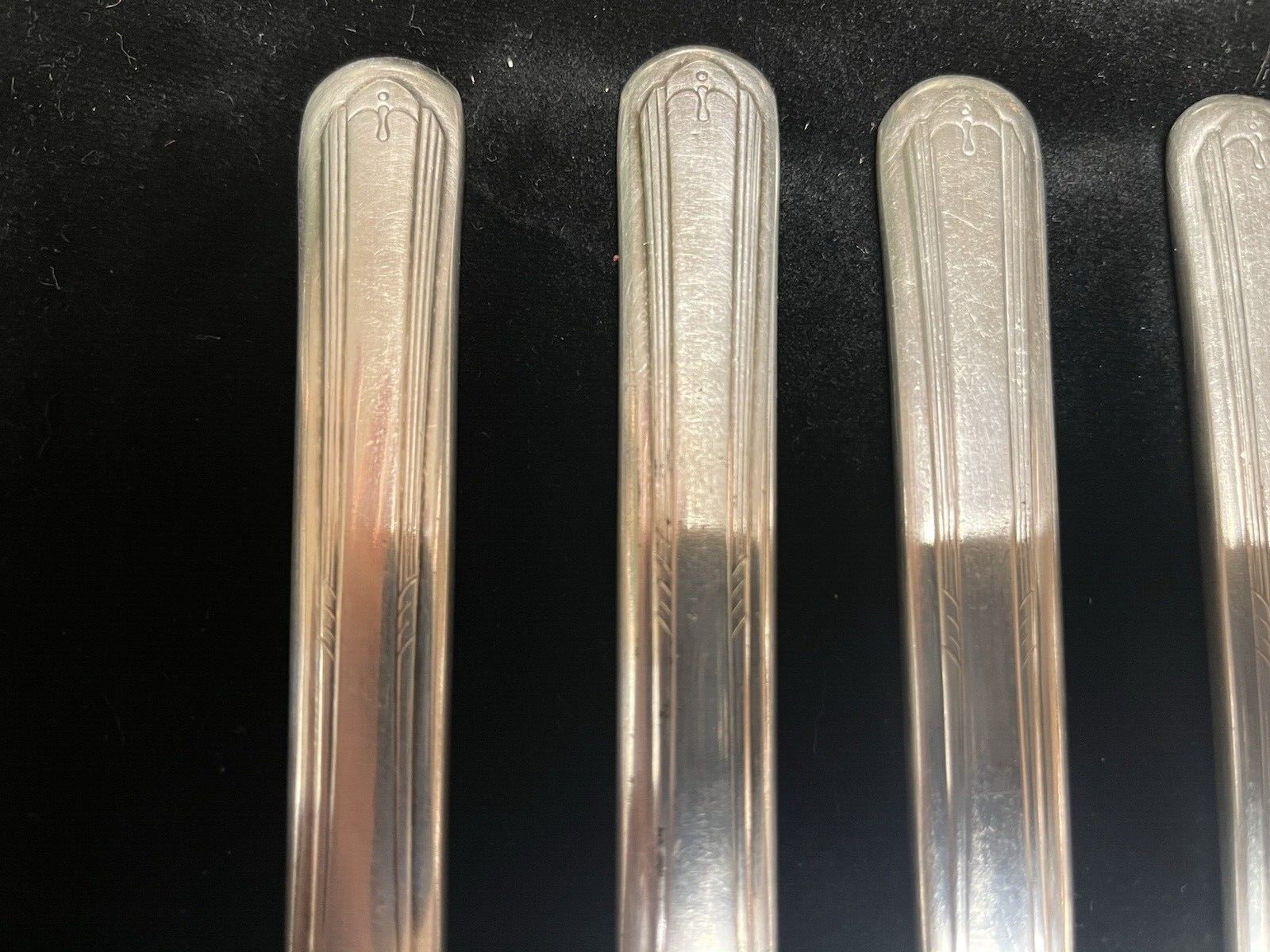 National Silver Monarch Silver Plate “Lovely” 6 Dinner Knives