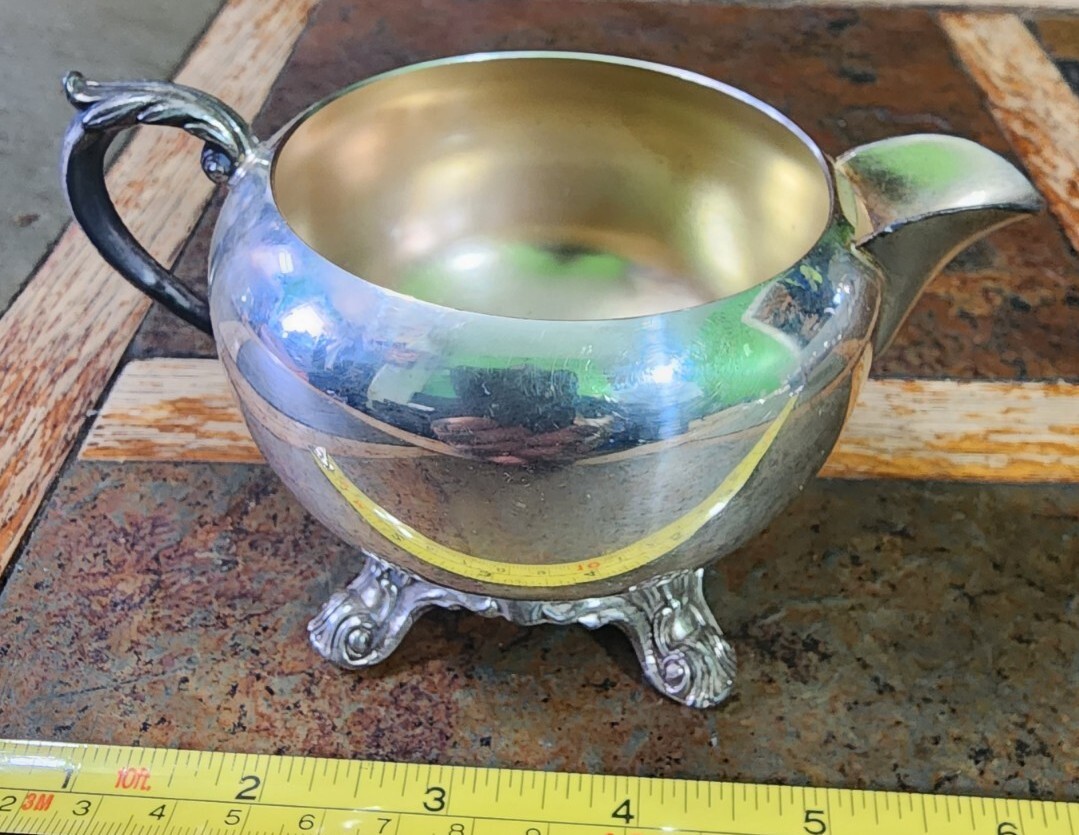 FB ROGERS 1883 SILVER ON COOPER MODEL 2391 CROSS OVER CROWN👑 TRADE MARK CREAMER