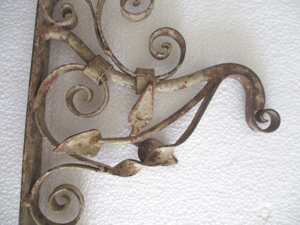 ANTIQUE RARE UNUSUAL WALL BRACKET FOR TRADE SIGN FINE DESIGN