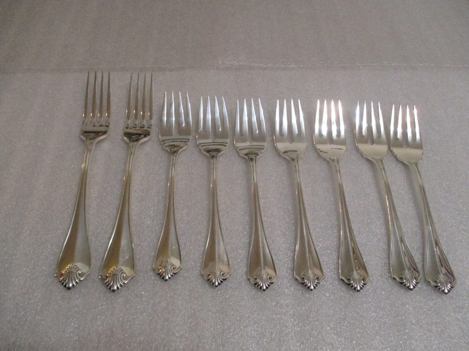 1881 ROGERS ONEIDA KING JAMES SILVERPLATE DINNER FORKS & SALAD FORKS LOT OF 9