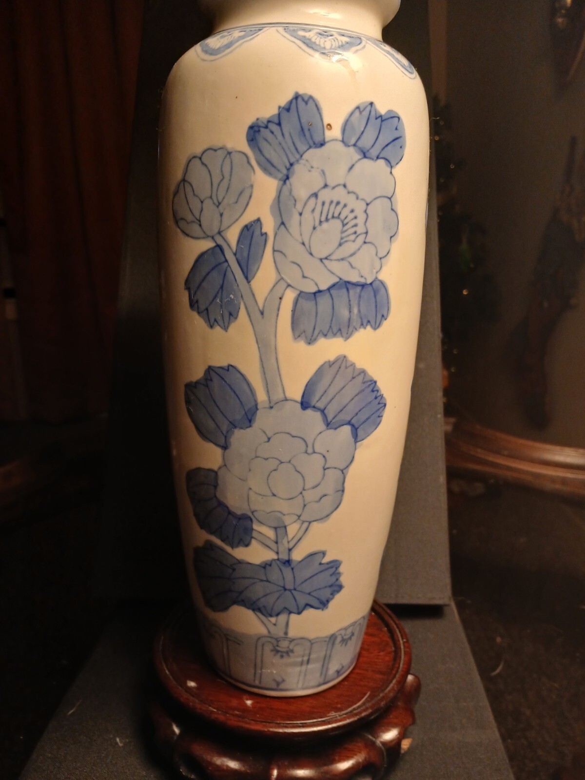 Chinese Porcelian Vase Blue & White 12″ Est Age 1935-1943