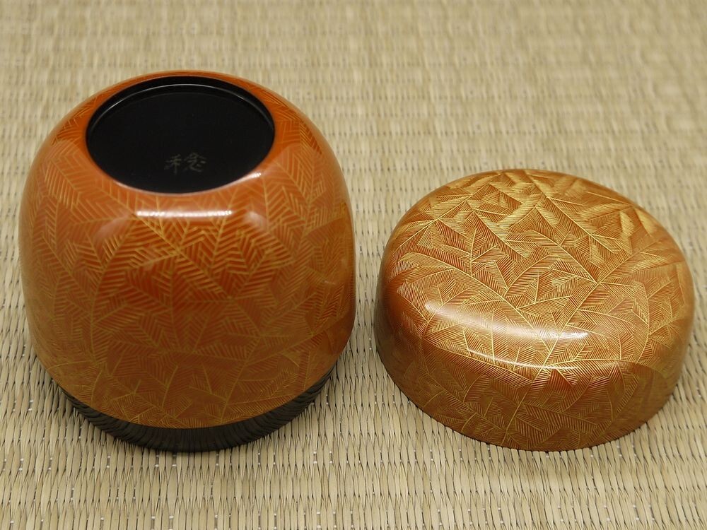 Japan WAJIMA Lacquer Wooden Natsume Adorned w/ Strength & Renewal in Chinkin D23