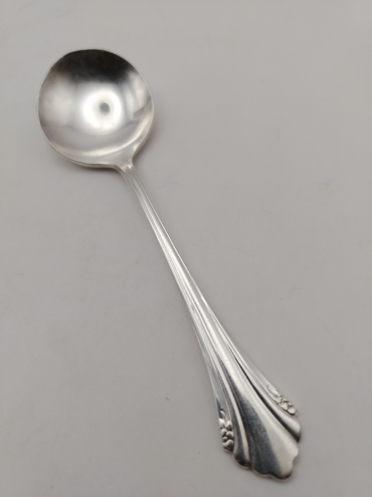 Oneida Community Enchantment Silverplate Bouillon Soup Spoons Set of 6 6″ VTG