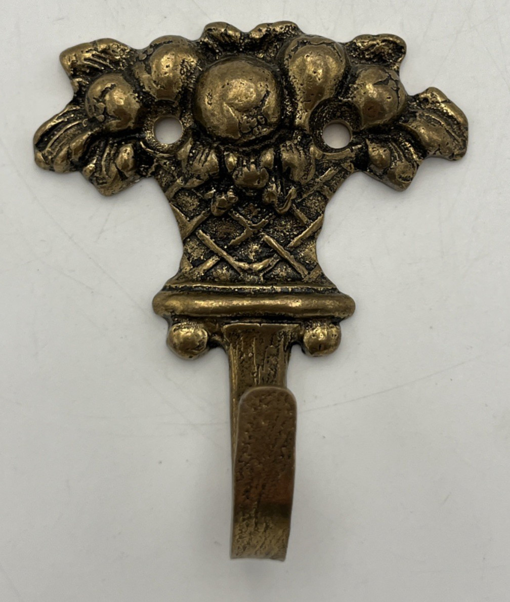 Brass Metal Cast Wall Hook Coat Hat Towel Hanging Fruit Basket Design 3″ Long