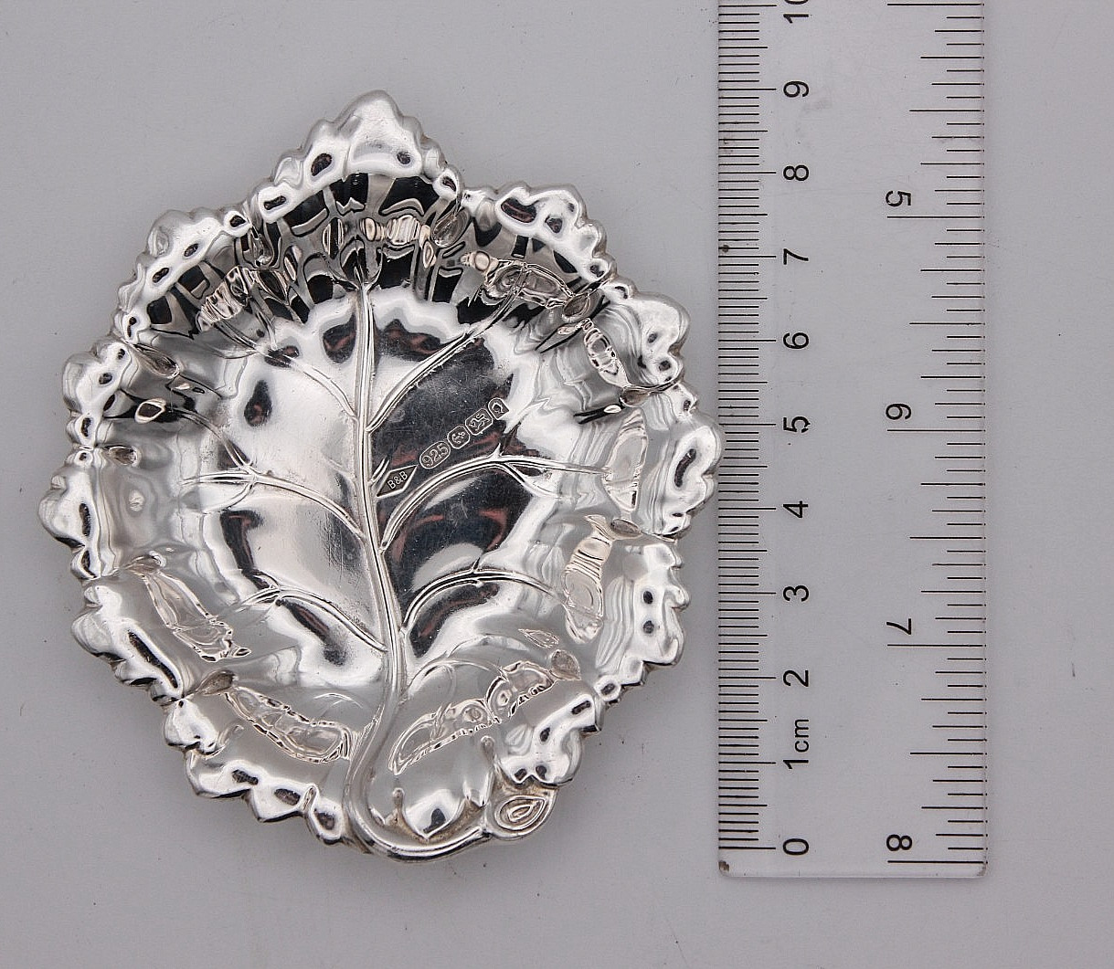 Sterling Silver Leaf Design Dish 38.9 grams, Birmingham 2002, 3 1/2″ x 3 1/4″