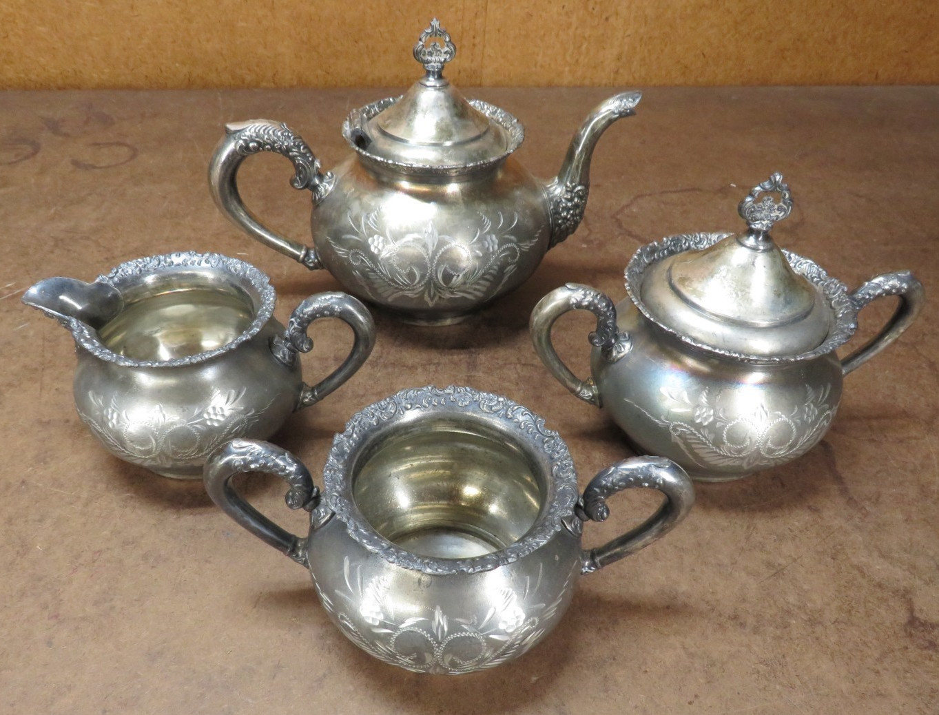 Vintage Van Bergh 4 Piece Tea Set Quadruple Silverplate No 468 NY USA