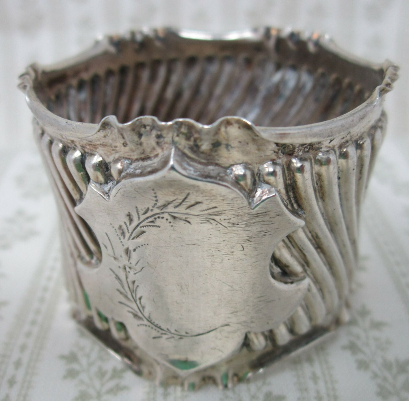 Fancy European Solid Silver Napkin Ring No Mono 1.75″ Diam x 1.38″ Tall 16 Gr
