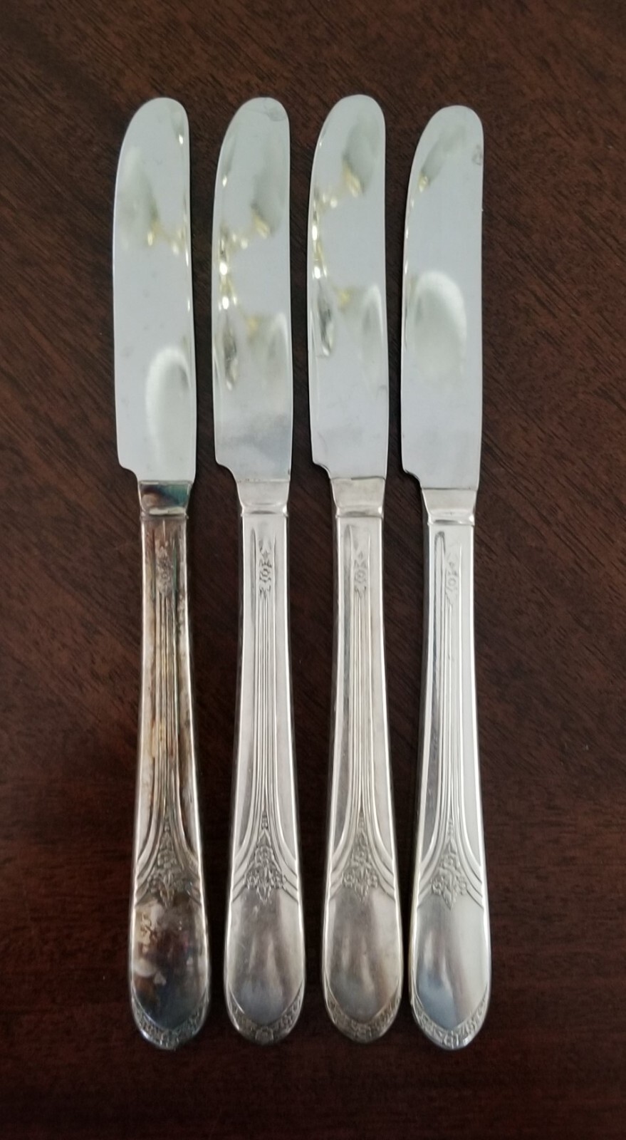 Lot of 4 Wm. Rogers IS 1938 “Mary Lou/Devonshire” French Hollow Grille Knives
